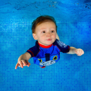 Child at an Aqua Moments underwater photoshoot